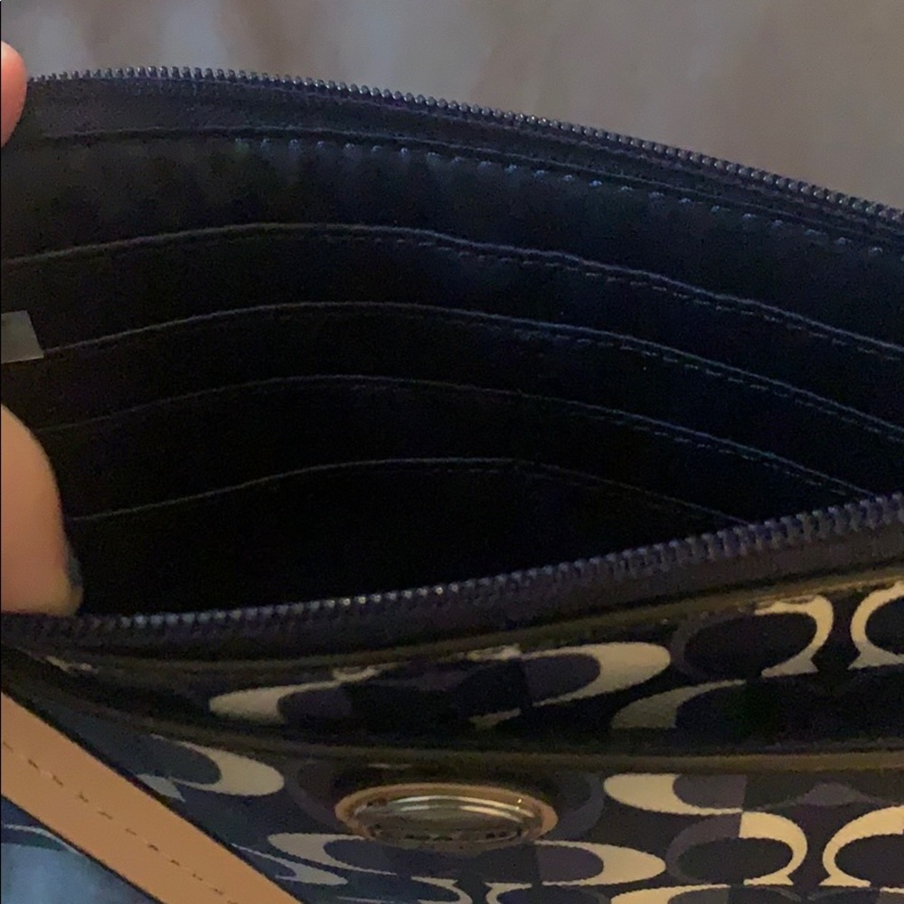 Coach Wristlet NWT!! - Picture 5 of 5